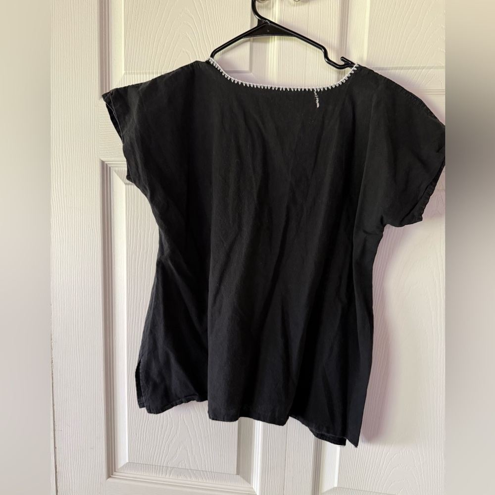 Black Embroidered V-Neck Women's Top - Floral Detail - Picture 3 of 3